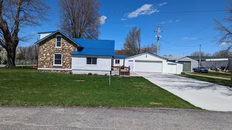 11558 School St, Seville, MI 48877