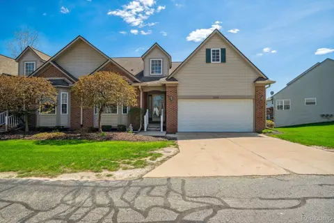 2615 Kerria Dr, Oceola, MI 48855