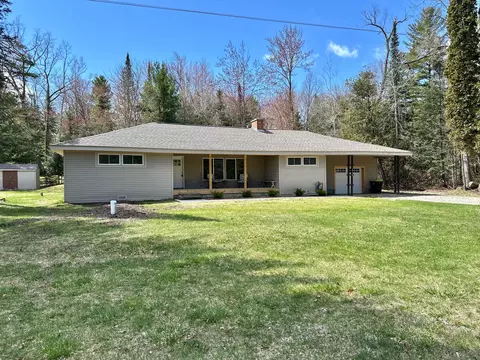 6210 Lakeview Blvd, Richfield, MI 48656