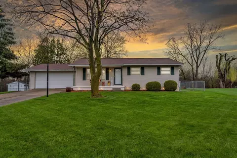 3547 Ridgecliffe Dr, Flint, MI 48532
