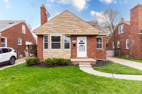 21468 Redmond Ave, Eastpointe, MI 48021