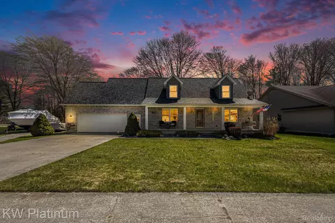 2874 Hidden Lake Dr, Kimball, MI 48074