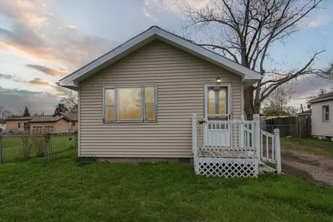 3084 Lakeview Blvd, Monroe, MI 48162