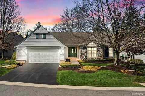 4607 Huntington Dr, Genoa, MI 48116