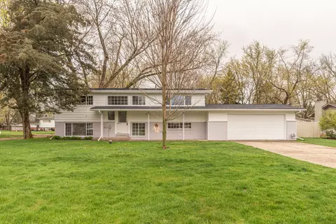 2524 N N Trl, Commerce, MI 48390