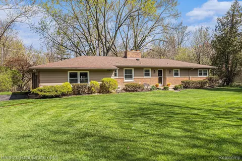30750 Springland St, Farmington Hills, MI 48334