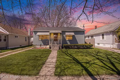 1407 19th St, Port Huron, MI 48060