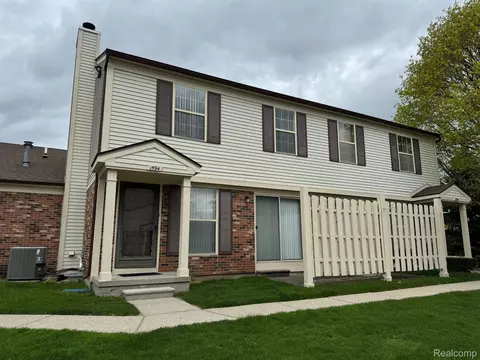 1594 Dover Hl S, Walled Lake, MI 48390