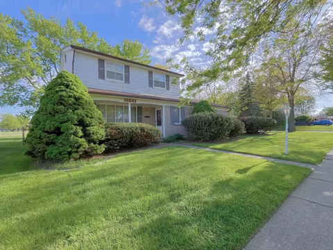 16543 Truwood St, Woodhaven, MI 48183