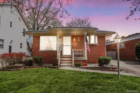 14269 Kennebec St, Southgate, MI 48195
