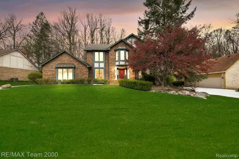 28918 Glenbrook Dr, Farmington Hills, MI 48331