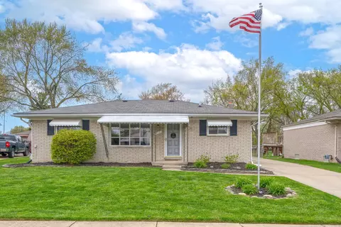 40137 Walter Dr, Sterling Heights, MI 48310