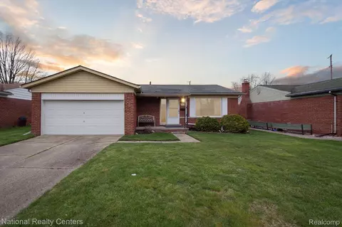 38509 Beecher Dr, Sterling Heights, MI 48312
