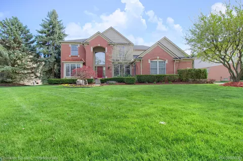 44407 White Pine Cir W, Northville, MI 48168