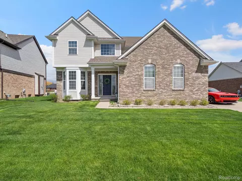 22295 Allis Ln, Macomb, MI 48044