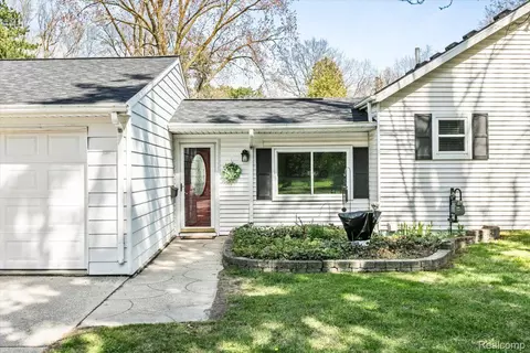 2930 W Water St, Port Huron, MI 48060