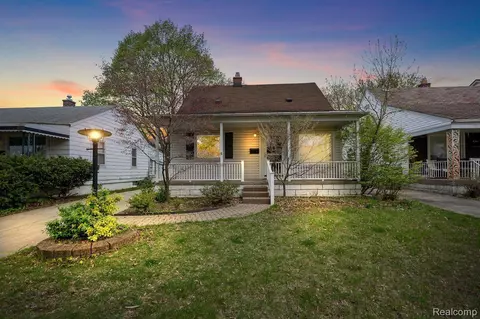 3340 Croissant St, Dearborn, MI 48124