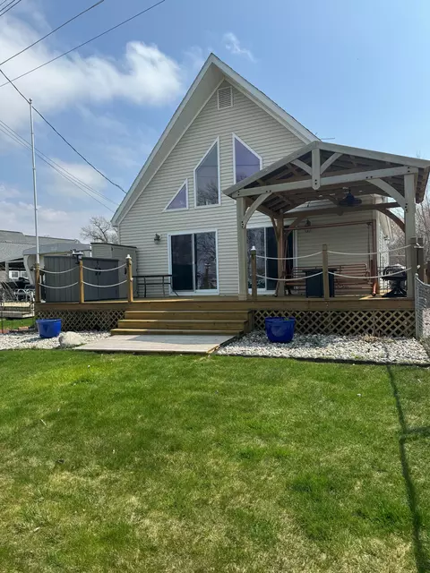 6934 Beadle St, Caseville, MI 48725