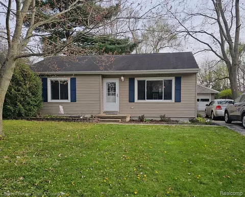 4179 Dallas Ave, Holt, MI 48842