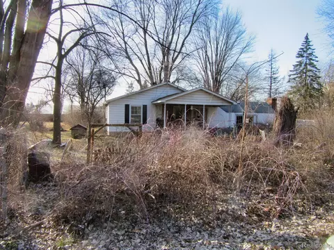 8425 Haller St, Westland, MI 48185