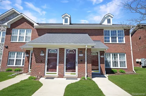 33556 Utica Rd #21, Fraser, MI 48026