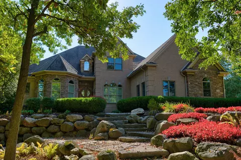 6136 Saddle Creek Crt Ct, Grand Blanc, MI 48439
