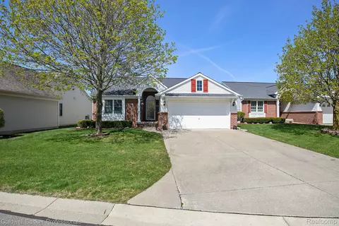 621 Rolling Hills Ln #31, Lapeer, MI 48446