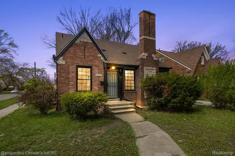16703 Gilchrist St, Detroit, MI 48235