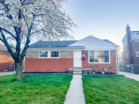 24605 Greenbrier Ave, Eastpointe, MI 48021