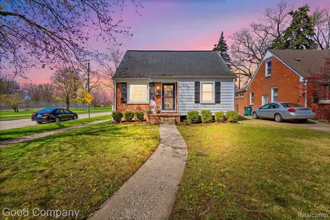 2901 N Vermont Ave, Royal Oak, MI 48073