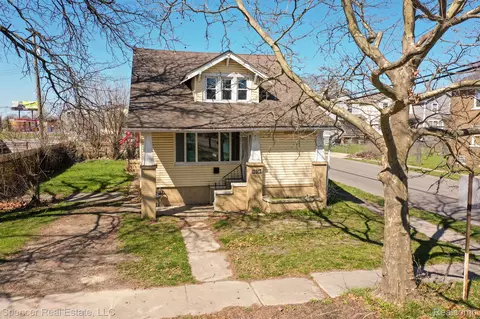 15517 Holmur St, Detroit, MI 48238