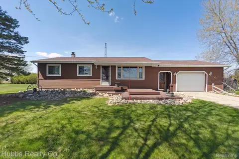 4115 N New Lothrop Rd, Hazelton, MI 48817