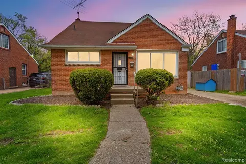 12050 W Parkway St, Redford, MI 48239