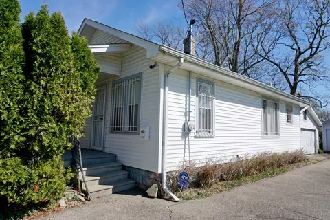 1512 Kent St, Flint, MI 48503
