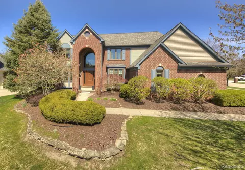 50800 Weston Dr, Plymouth, MI 48170