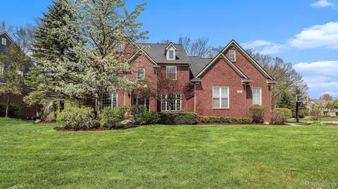 3588 High Grove Way, Orion, MI 48360