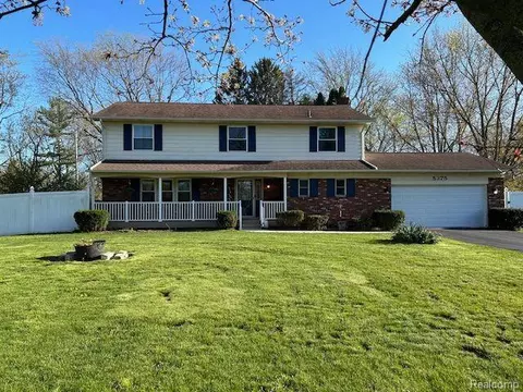 5375 Calkins Rd, Flint, MI 48532