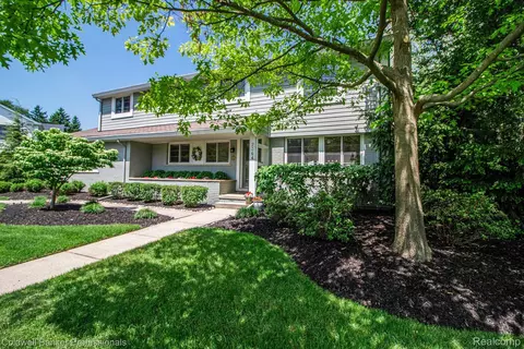 2364 Tilbury Pl, Bloomfield Hills, MI 48301