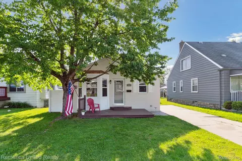 3324 Buckingham Ave, Berkley, MI 48072