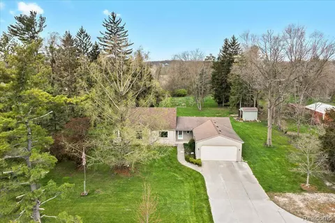 4075 Gotfredson Rd, Superior, MI 48170