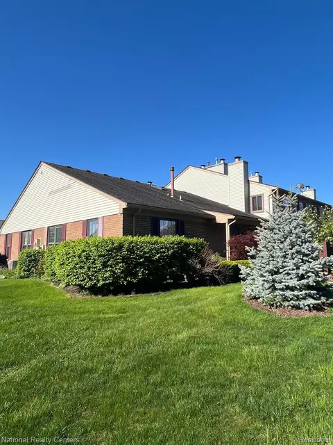 31160 Country Way, Farmington Hills, MI 48331