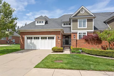 734 Seabiscuit Dr, Troy, MI 48084
