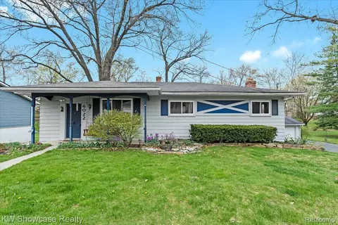 6022 Amadore St, Commerce, MI 48382