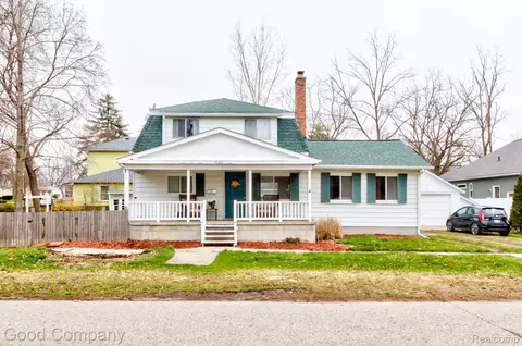 824 Mcpherson St, Howell, MI 48843