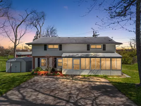 30825 Fort Rd, Rockwood, MI 48173