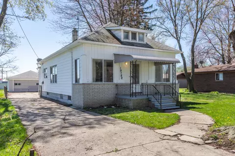 19780 Mckinnon St, Roseville, MI 48066