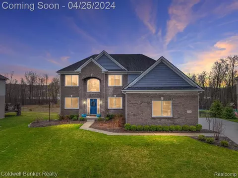 5424 Morgan Lake Dr, Clarkston, MI 48348