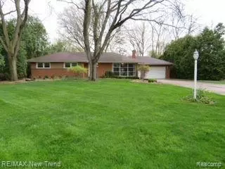 18651 Doris St, Livonia, MI 48152