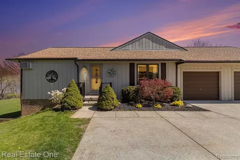 11743 Shenandoah Dr #1, South Lyon, MI 48178