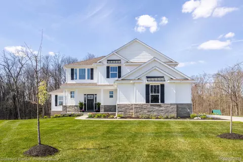 2393 Torrey Pine Crt Ct, Howell, MI 48855
